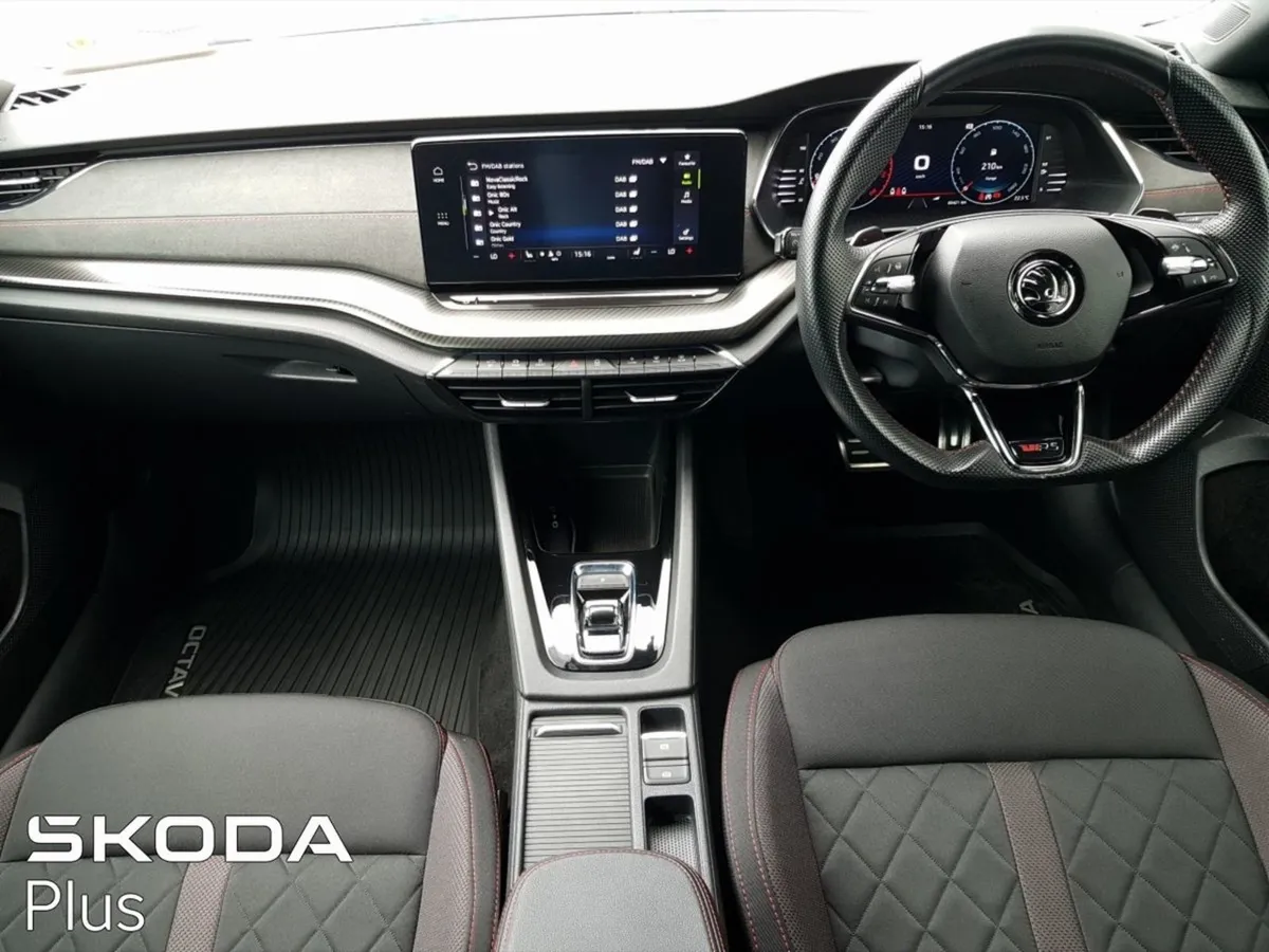 Skoda Octavia Octavia Combi RS 2.0tsi 245HP DSG - Image 2