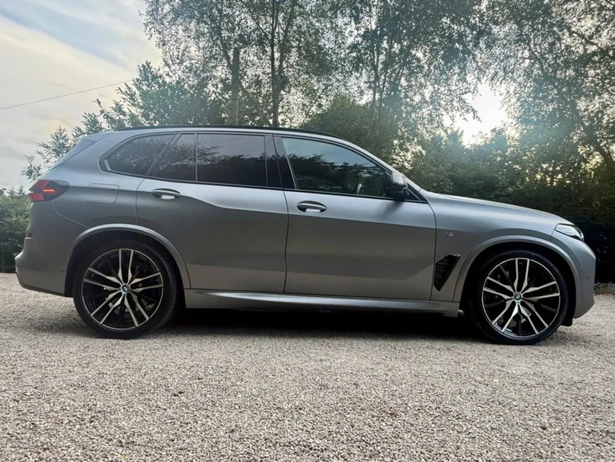 BMW X5 50E M Sport  frozen Grey - Image 2