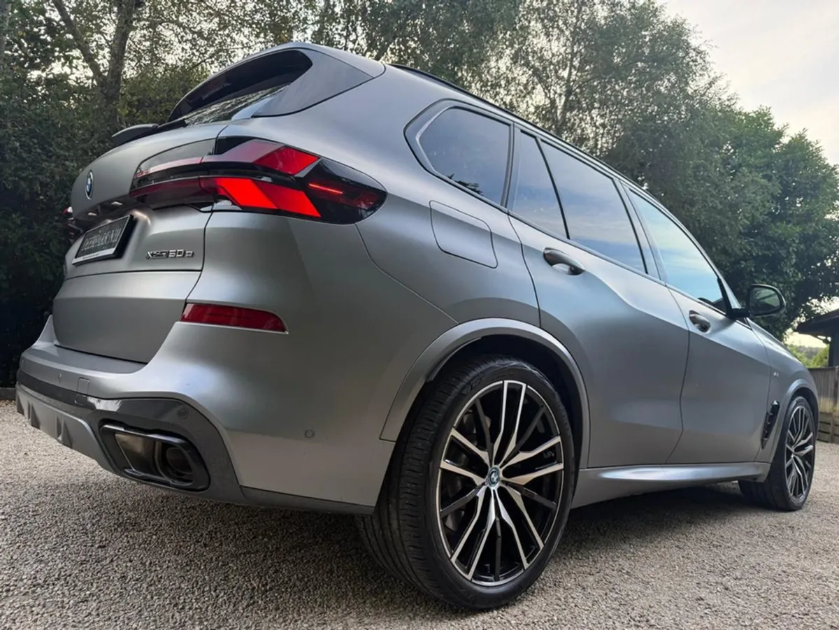 BMW X5 50E M Sport  frozen Grey - Image 3