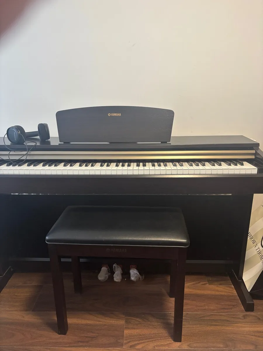 Piano YAMAHA - Image 3