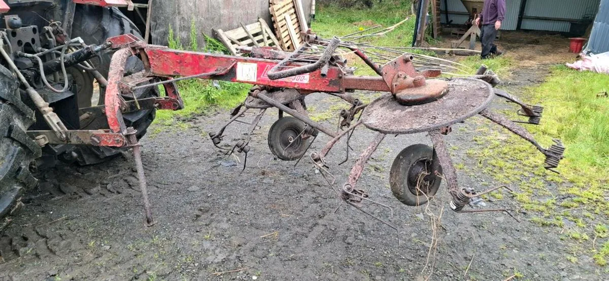 Lely  Lotus 300 Haybob - Image 2