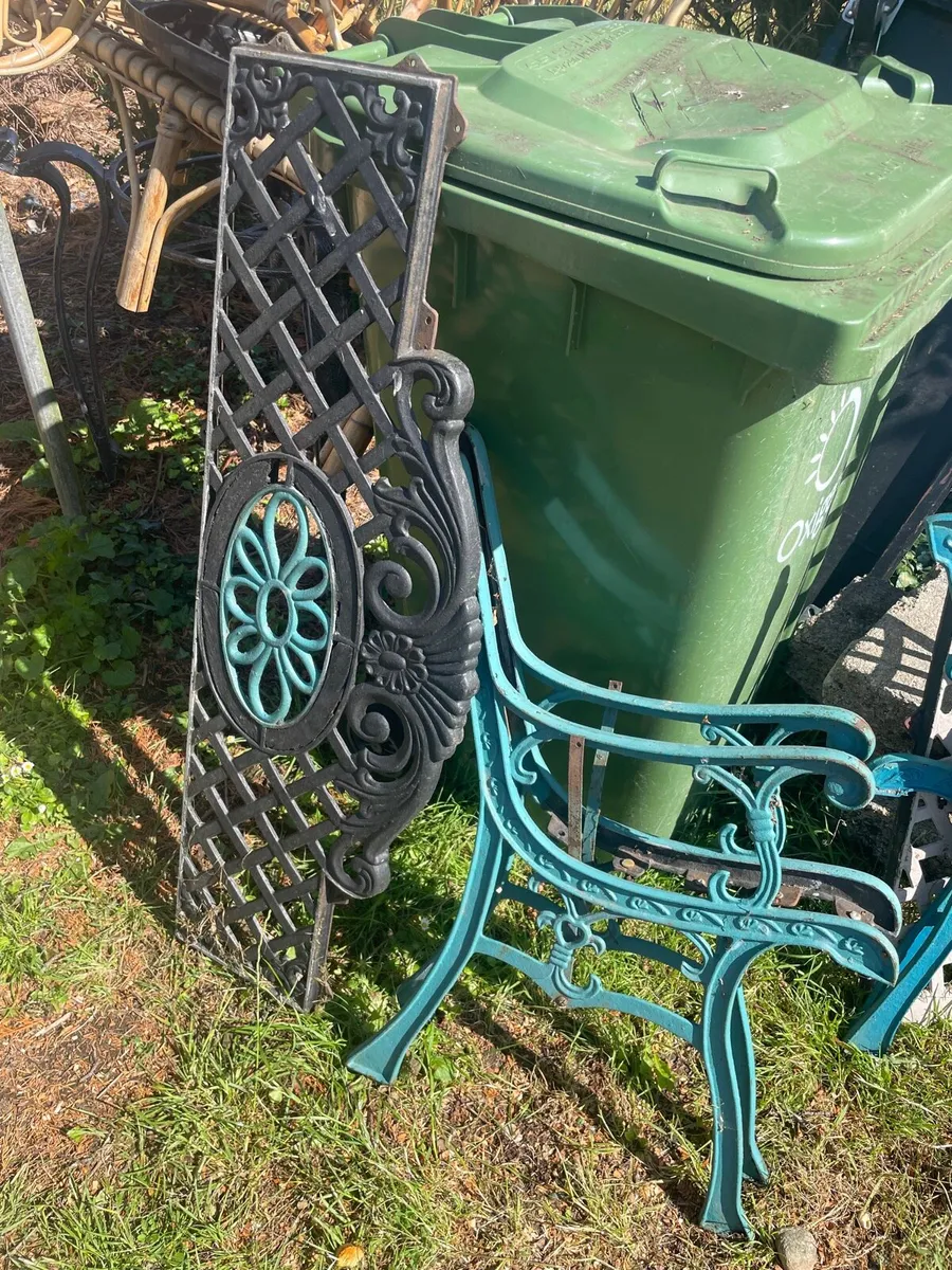 Cast iron bench ends + back €100