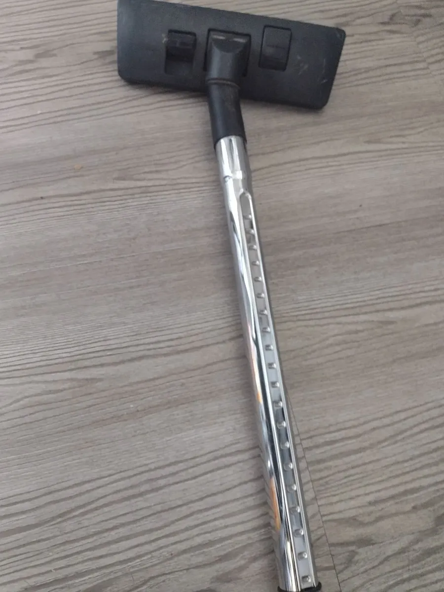 Bagless Hoover cyclonic power 2000W - Image 3