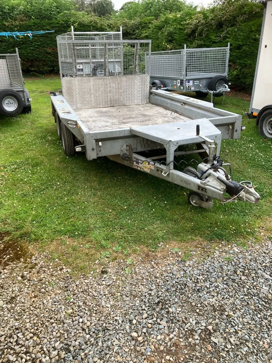 Trailer - Image 1