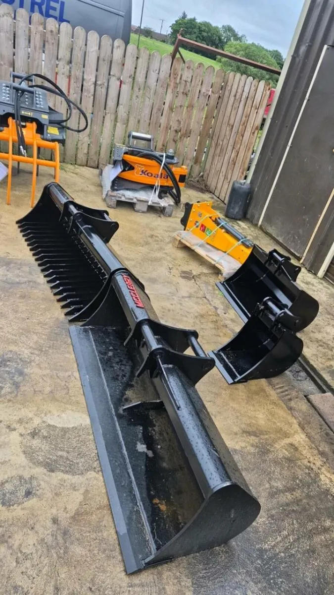 BUCKETS 1.5T - 13TON & ATTACHMENTS - Image 1