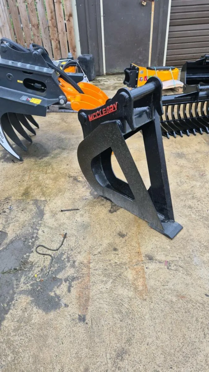 BUCKETS 1.5T - 13TON & ATTACHMENTS - Image 3