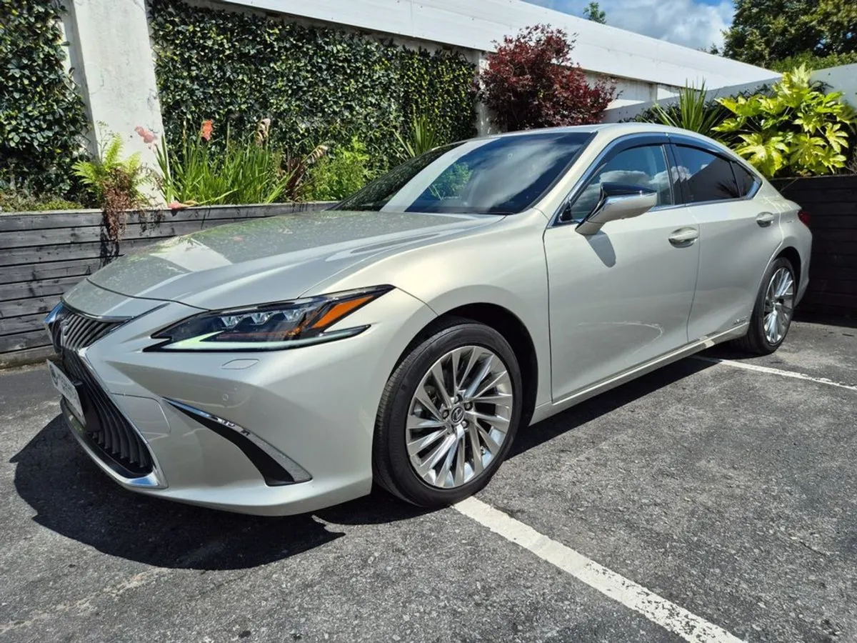 Lexus ES 300h 2.5 Hybrid / Luxury Edition TOP Spe - Image 2