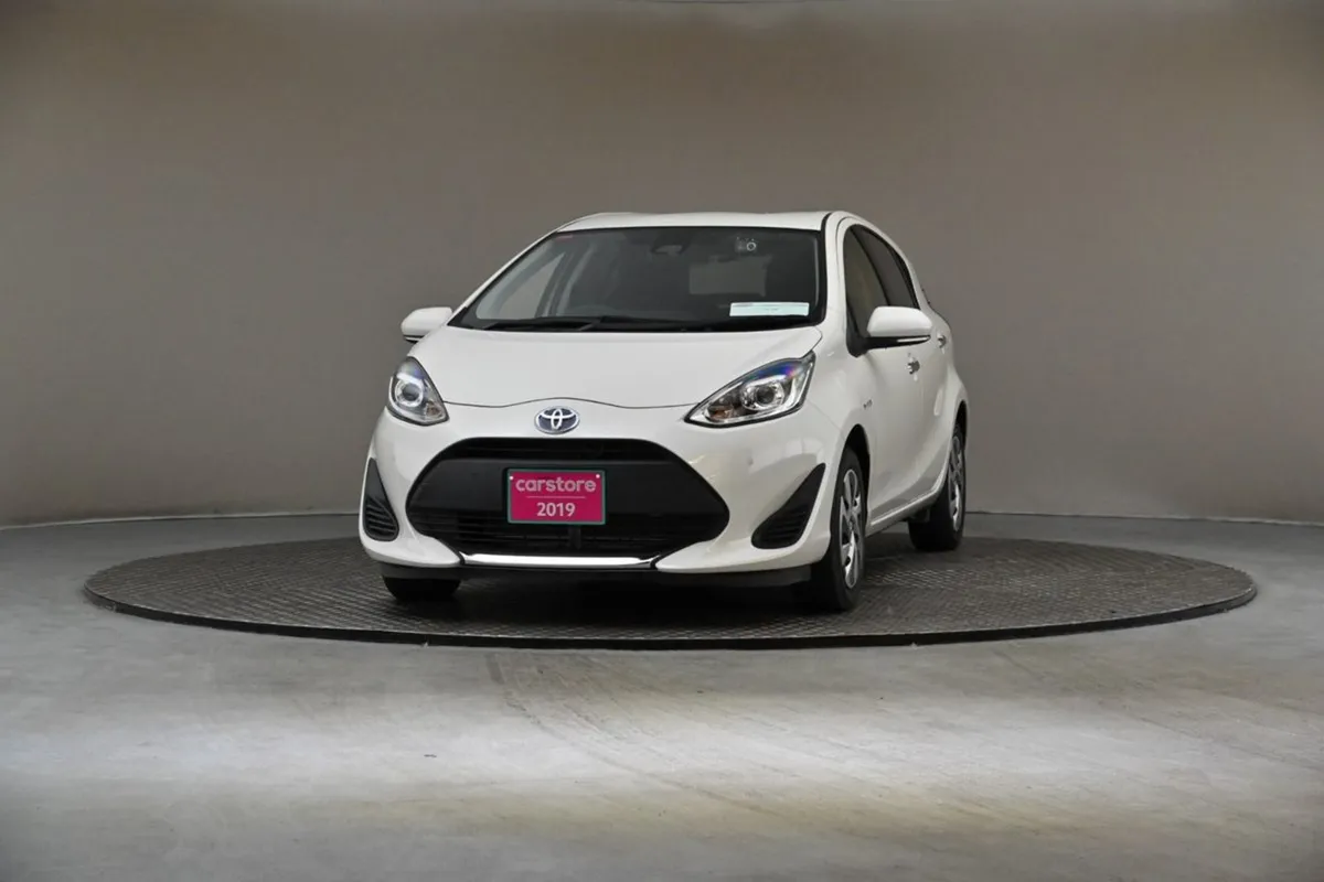 Toyota Aqua 1.5 Vvti Hybrid Reverse Camera - Image 3