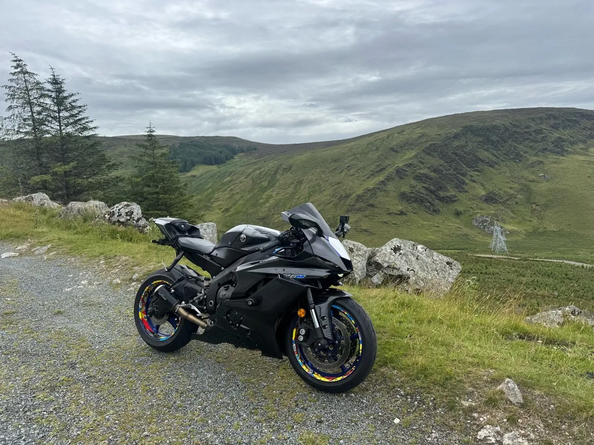 Yamaha R6 - Image 1
