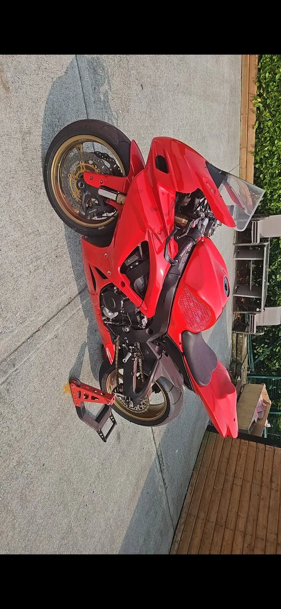 Gsxr trackbike - Image 1
