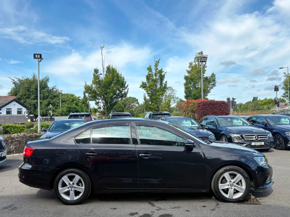 Volkswagen Jetta 2.0 TDI Auto Comfortline - Image 4