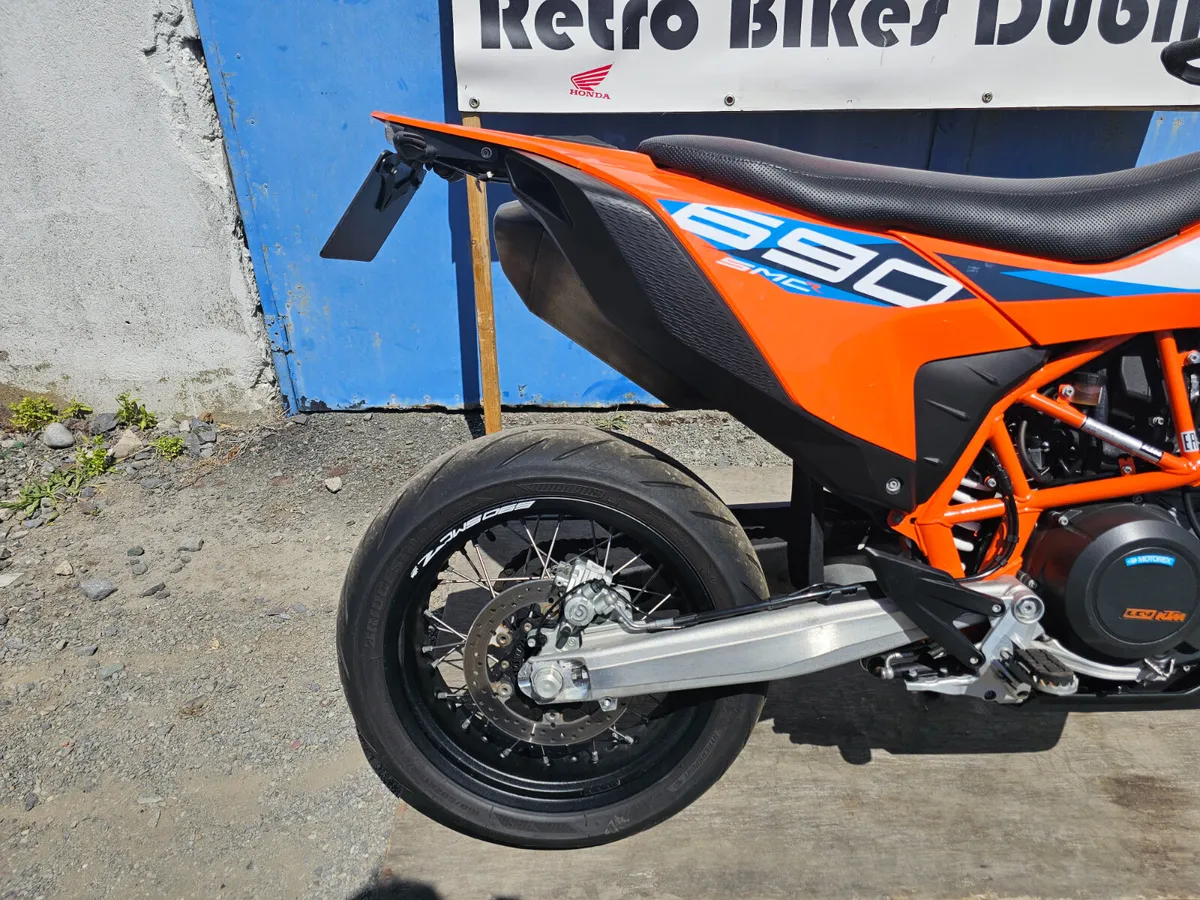 2023 KTM 690 Supermoto - Image 4