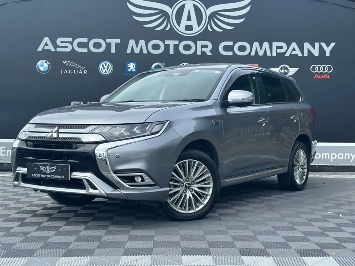 Mitsubishi Outlander 4x4 Auto - Image 3