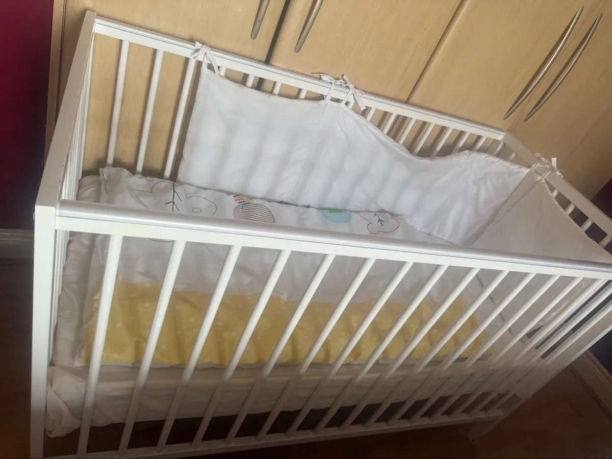 Baby cot - Image 2