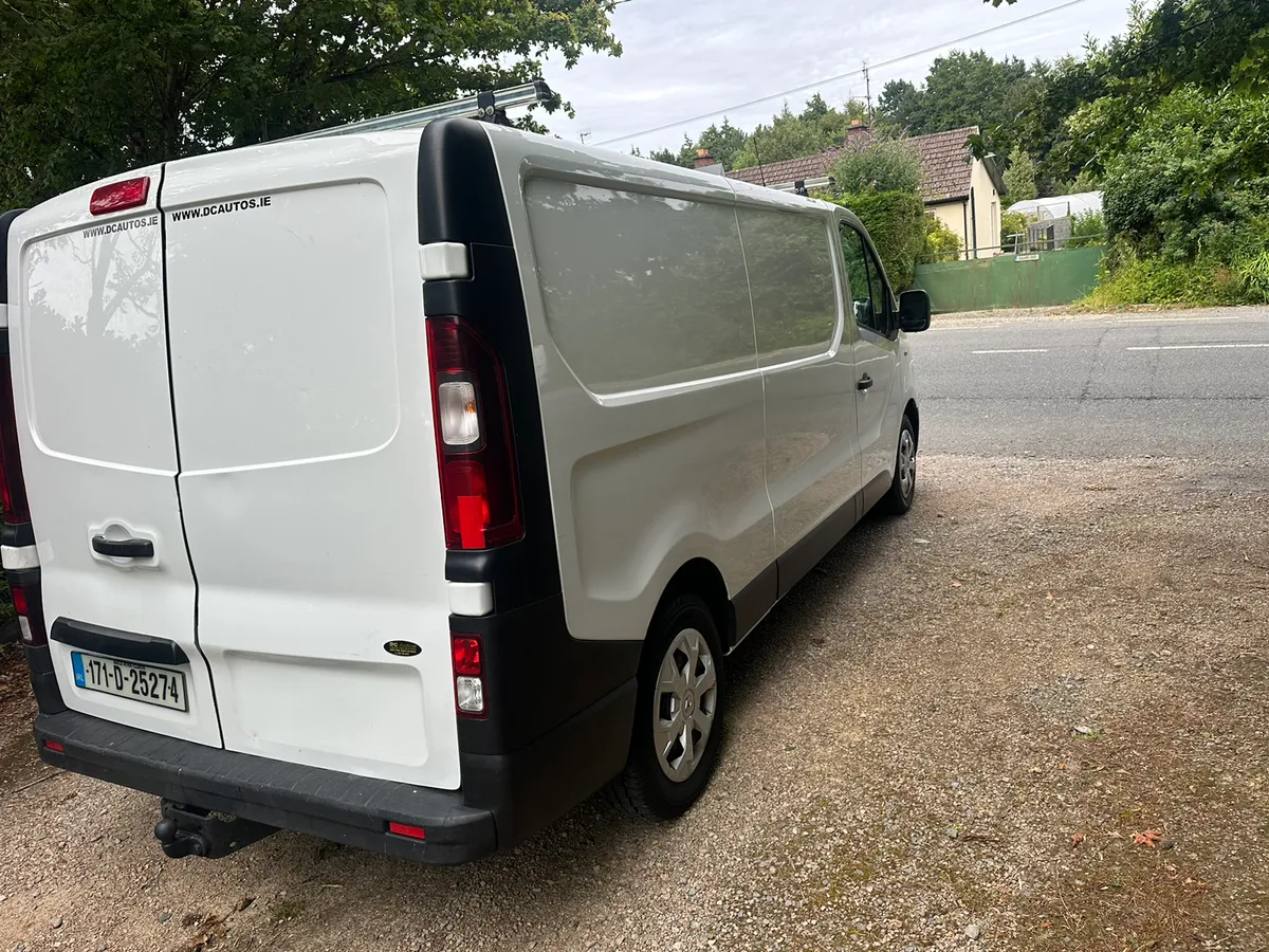 17 RENAULT TRAFFIC LWB - Image 2