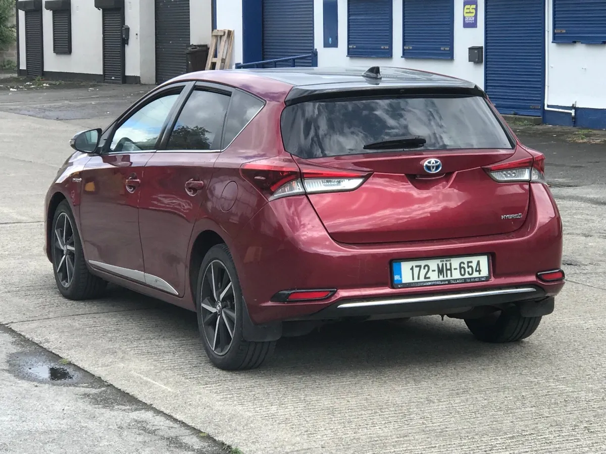 Toyota Auris hybrid Automatic - Image 4
