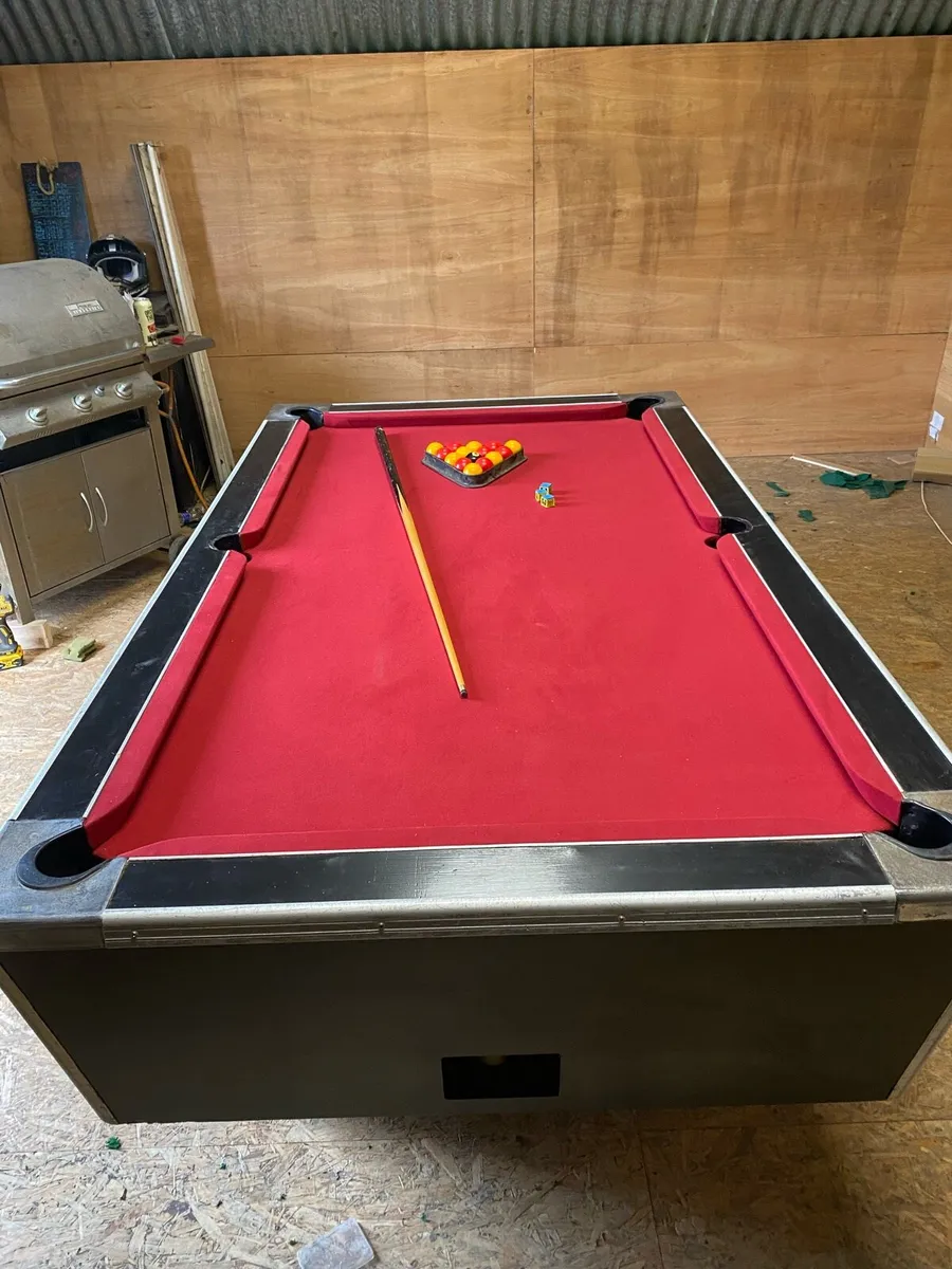 Pool table - Image 2