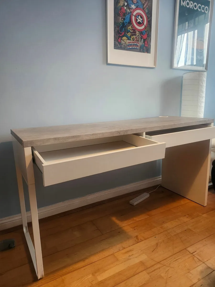 Desk 142x50 (Model Micke Ikea) - Image 1