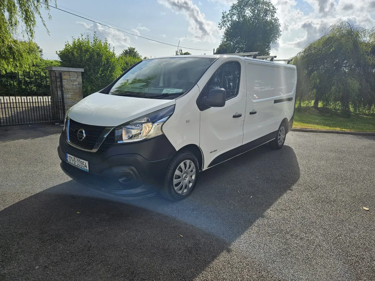 2017 Nissan NV300 LWB 125 SV AC 5DR - VAT INVOICE - Image 3