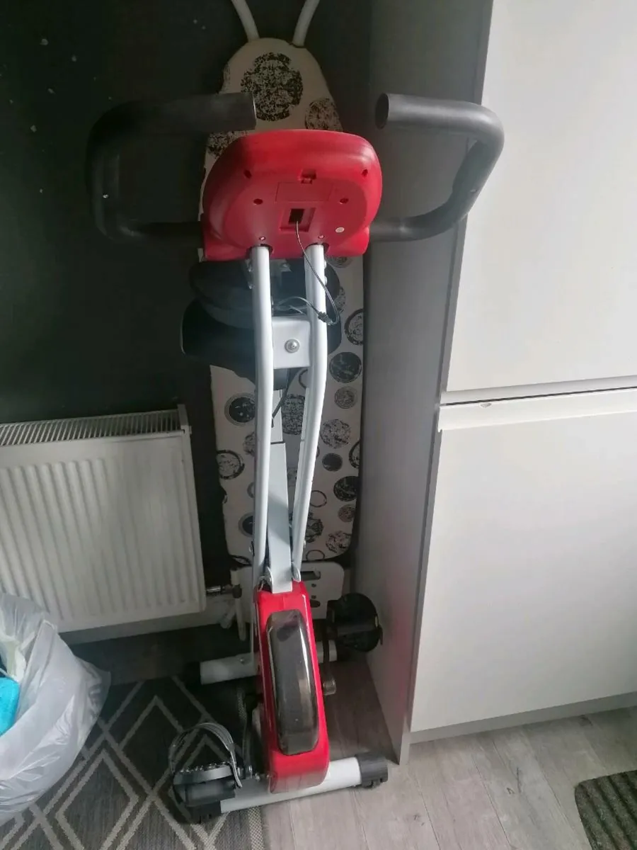 Exercise bike - Image 1