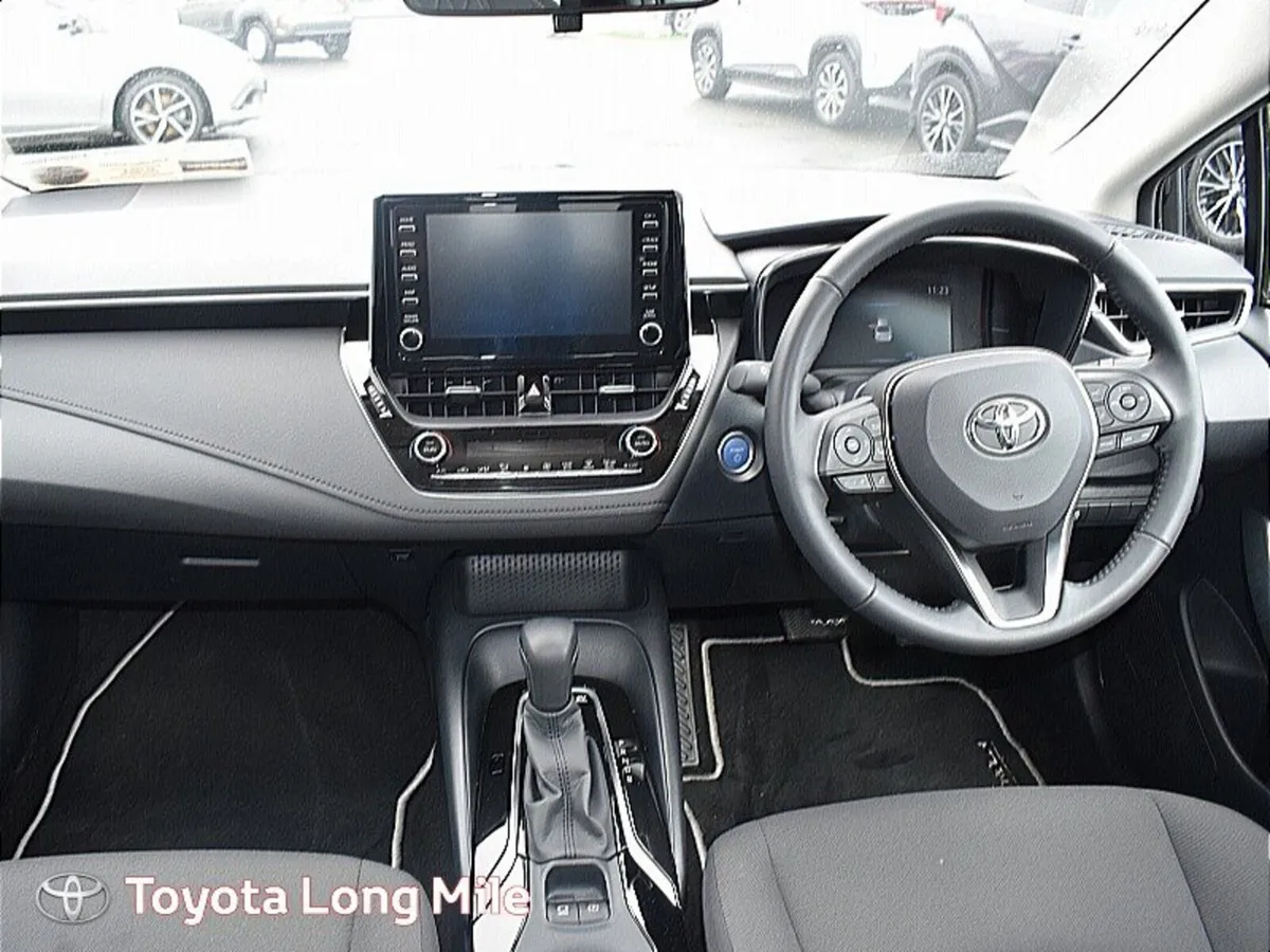 Toyota Corolla 1.8 Hybrid Luna 4DR - Image 4