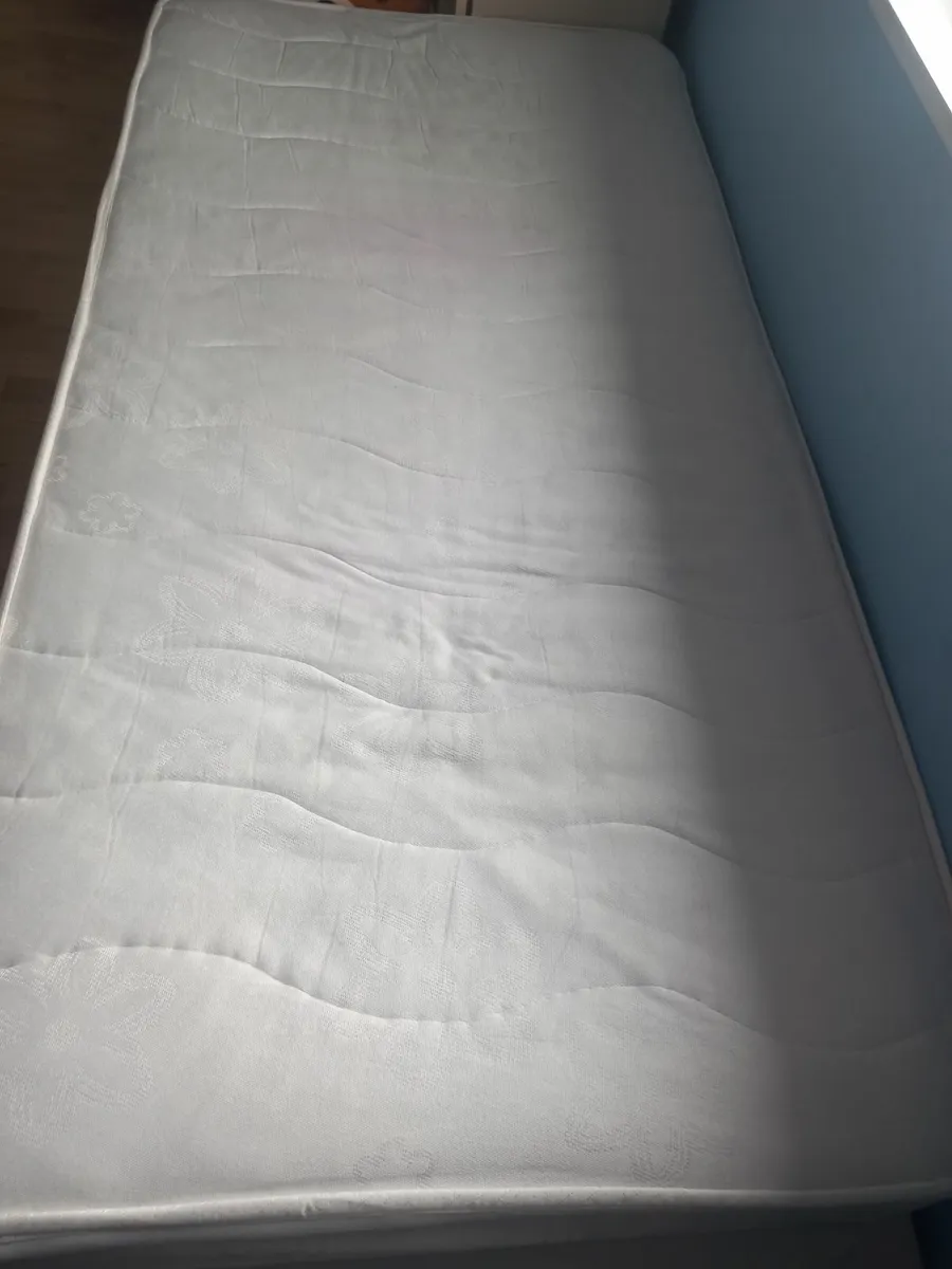 Single bed - Image 4