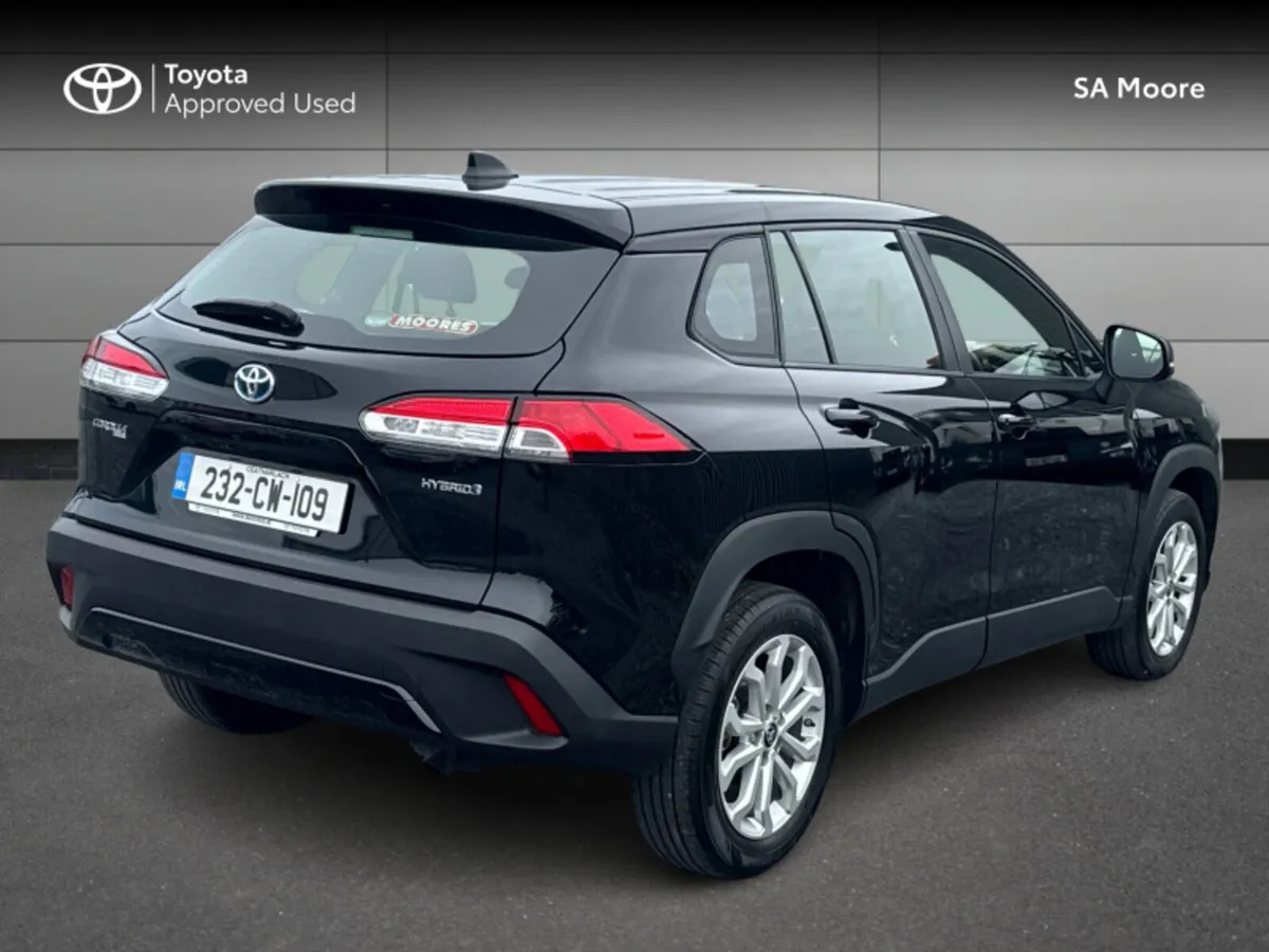 Toyota Corolla Cross HYBRID LUNA - Image 2