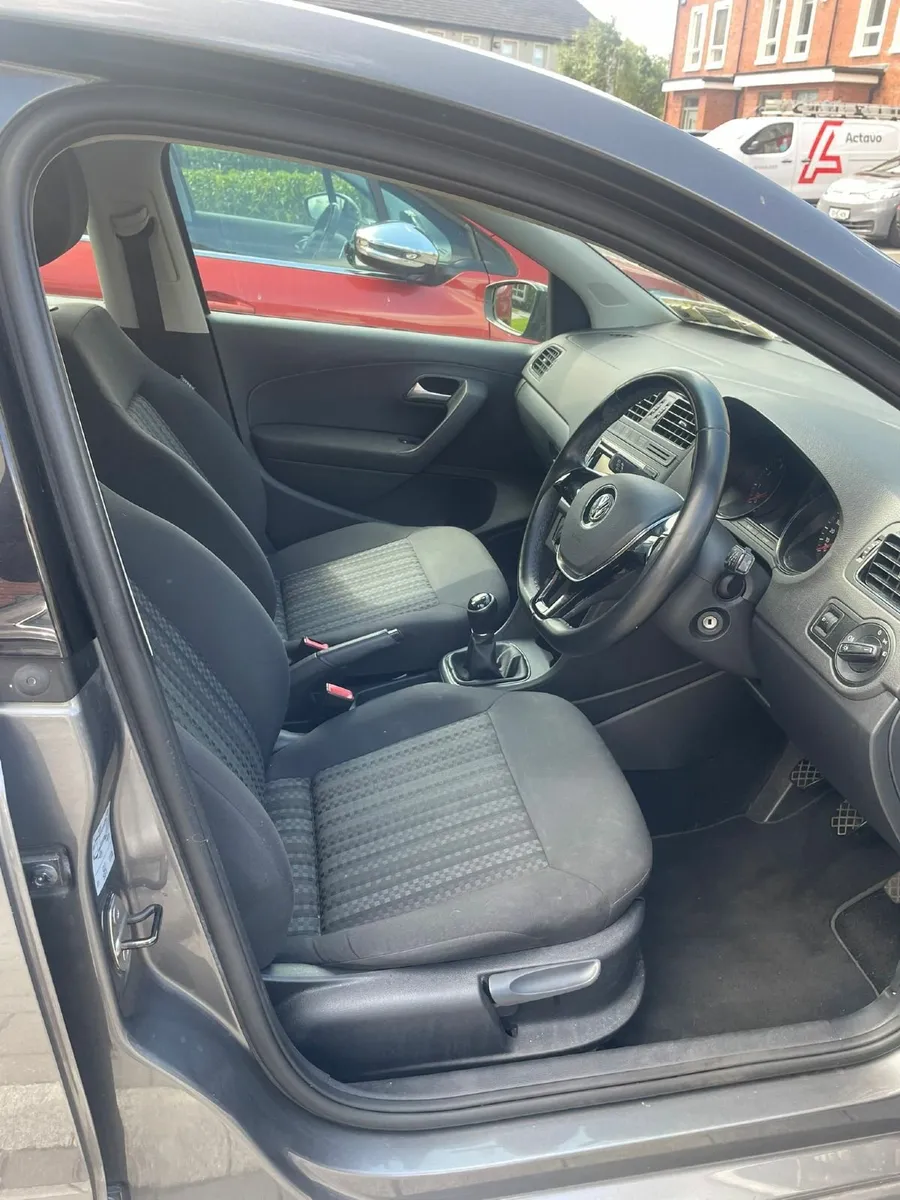 Volkswagen Polo 2015 - Image 4