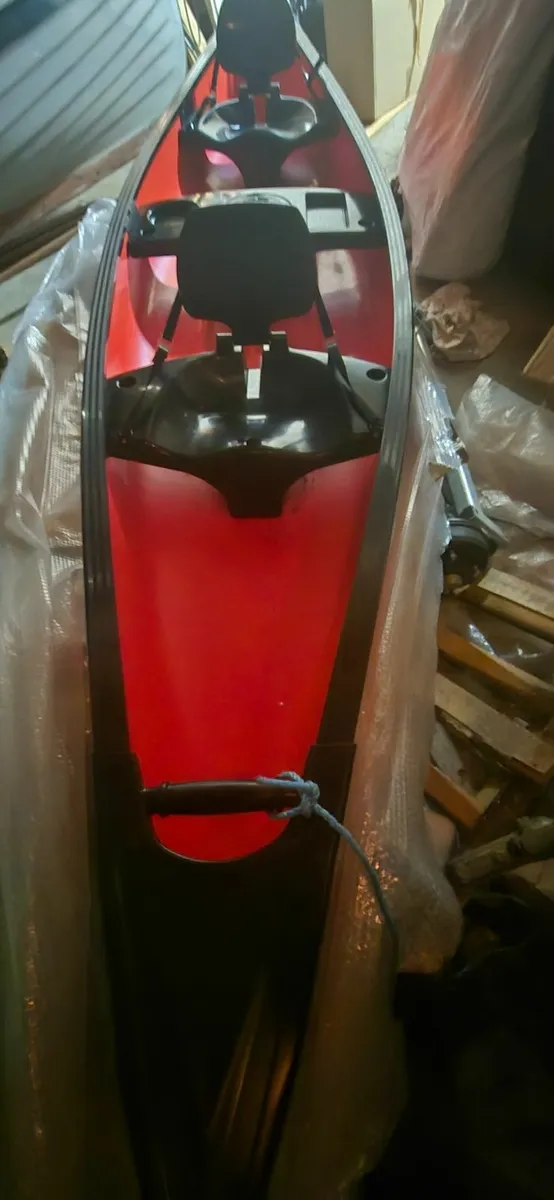 Canoe 3 seats with padle life vests