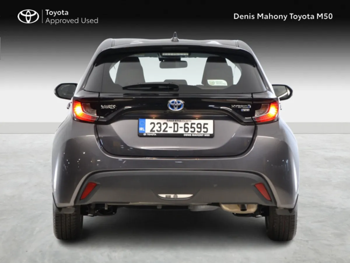 Toyota Yaris Hybrid Luna Auto - Image 4