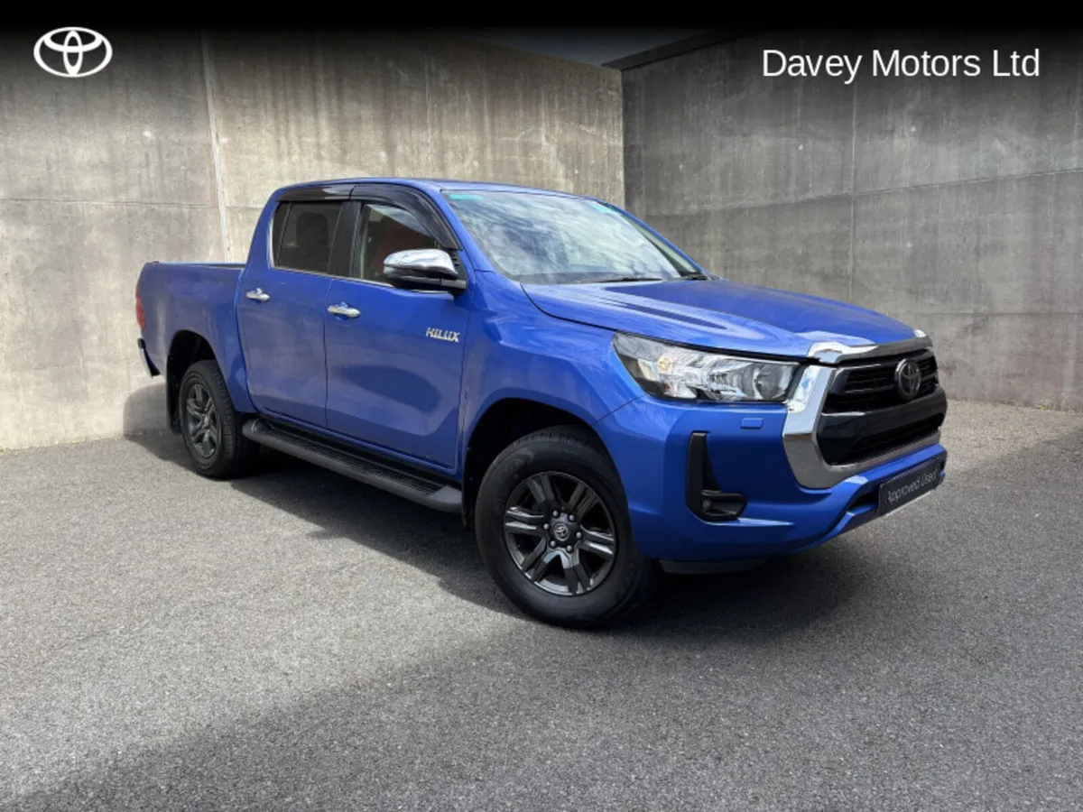 Toyota Hilux 2.8 SR5 DOUBLE CAB 4DR - Image 1