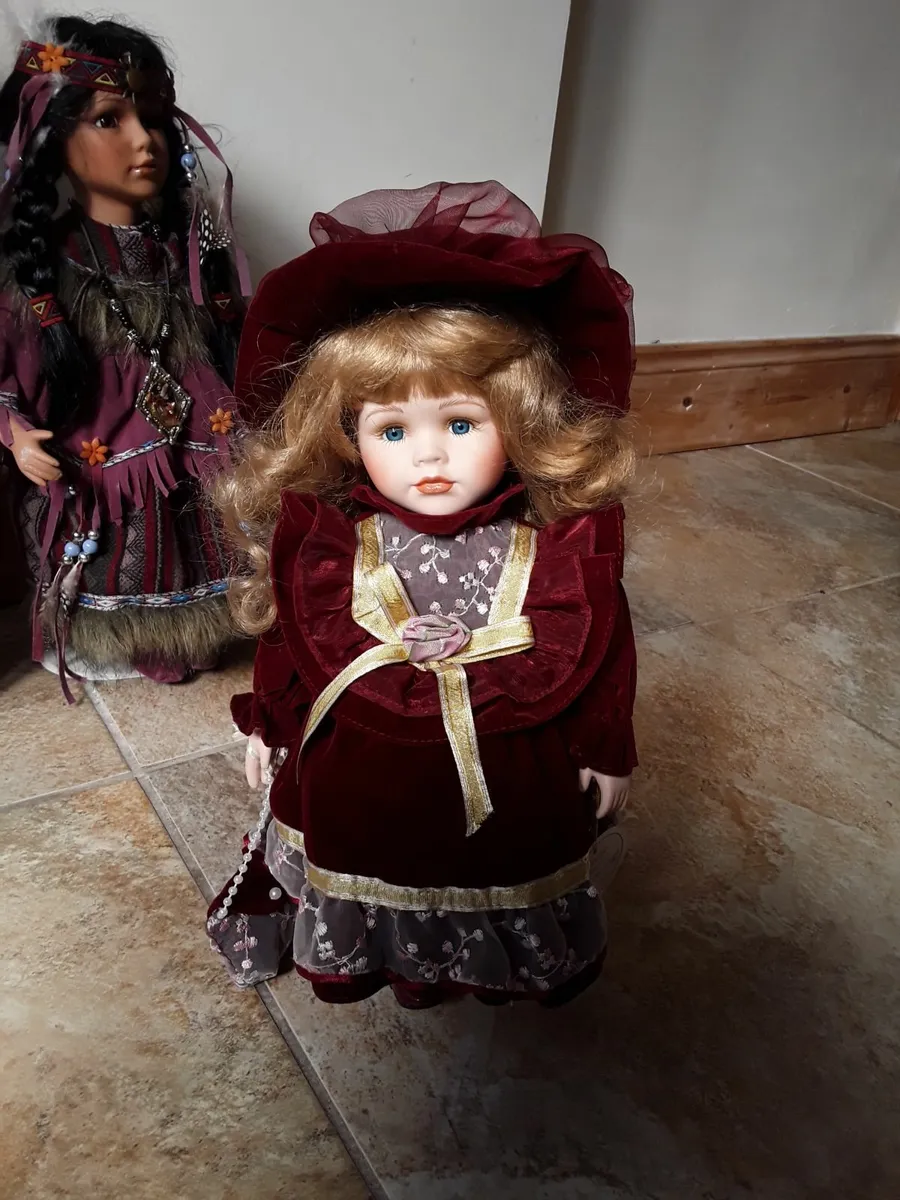 3  beautiful porcelain dolls - Image 2