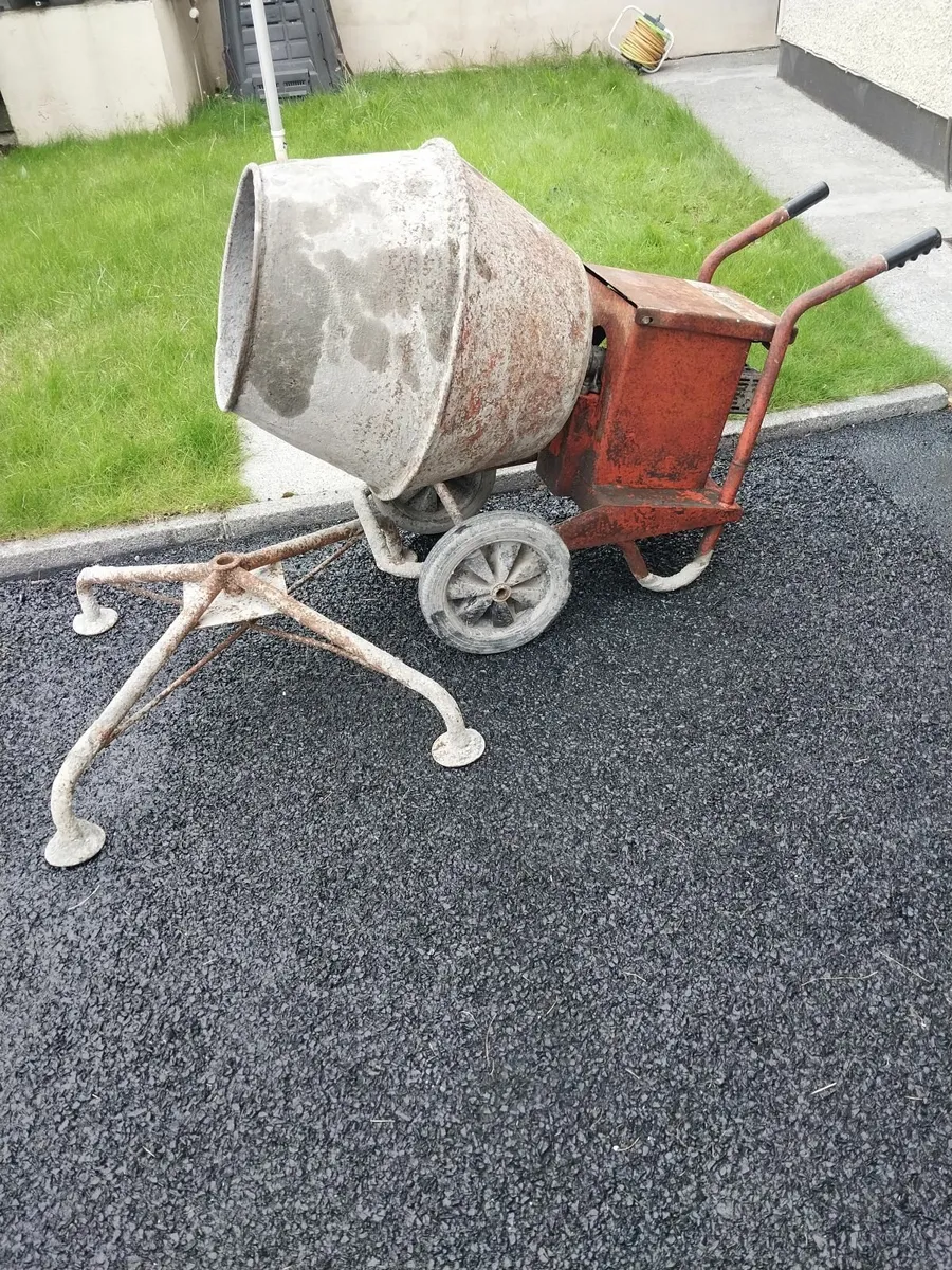 Concrete mixer