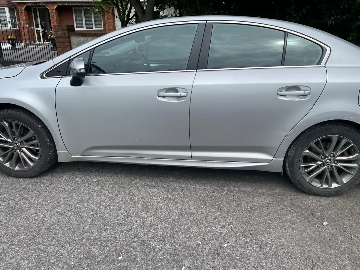 Toyota Avensis 2017 - Image 1