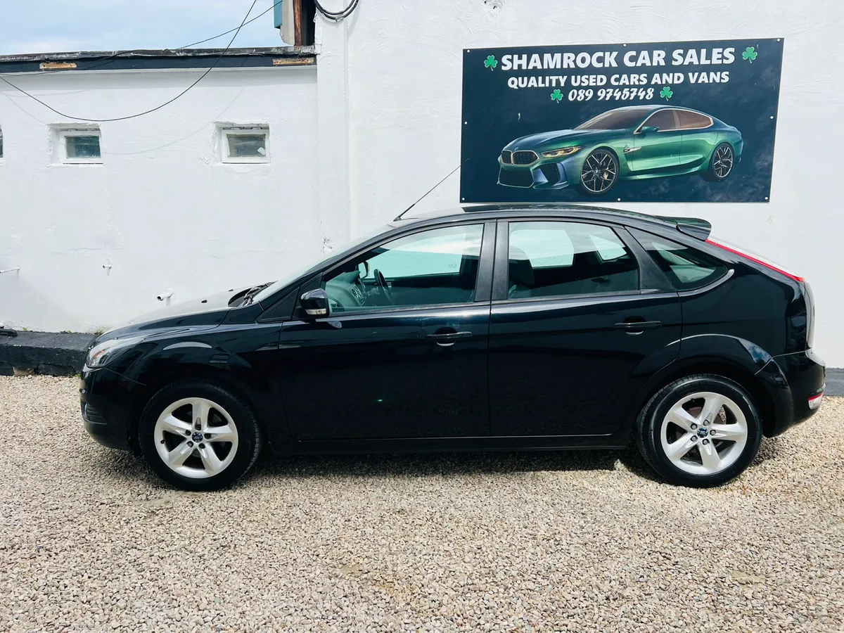 2010 Ford Focus 1.6 Zetec **Low miles** - Image 2