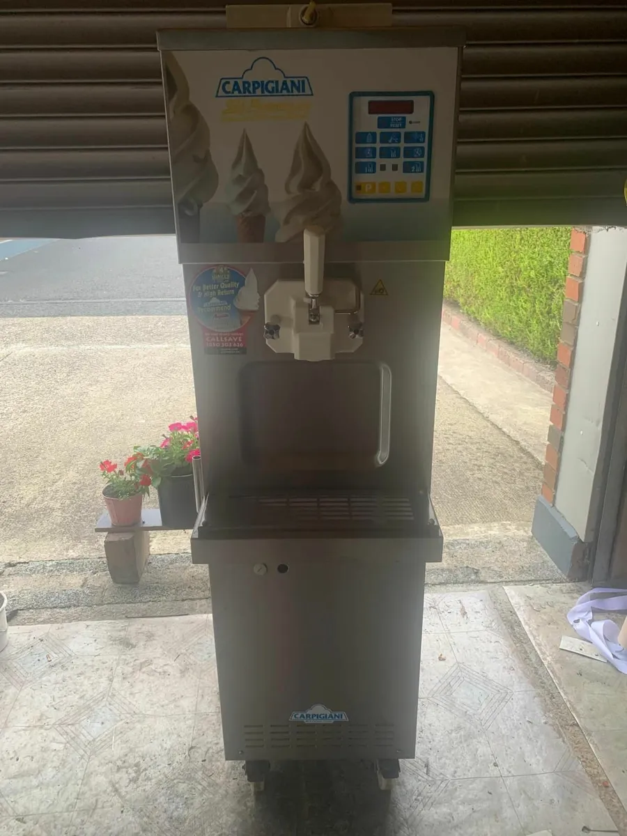 Ice cream machine - Image 1
