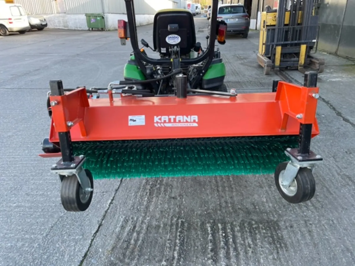 KATANA HYDRAULIC ROAD SWEEPER  130cm - Image 1
