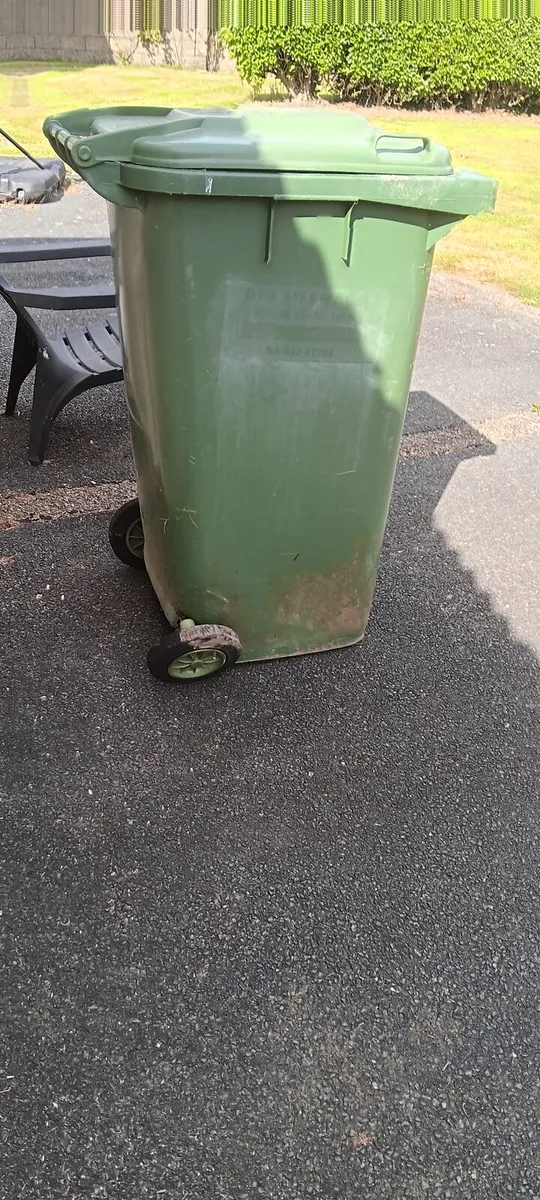 Rubbish bin 240l