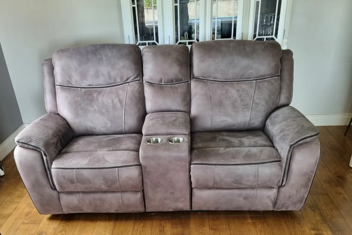 2 seater electric recliner - Image 1