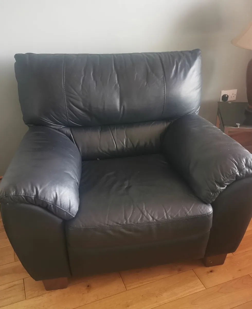 3 piece black leather couch - Image 1