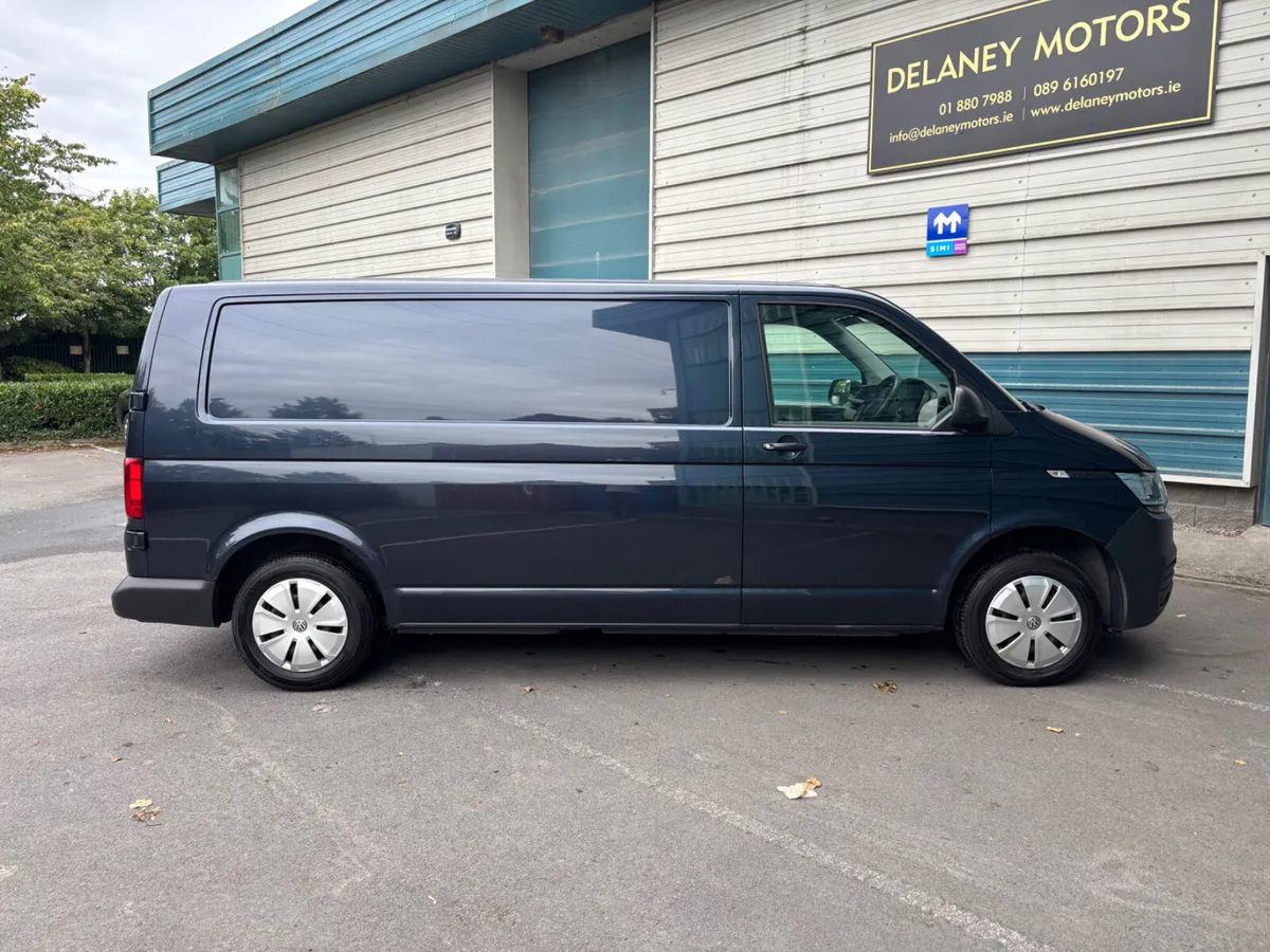 212 Volkswagen Transporter Automatic 150BHP LWB 3 - Image 4
