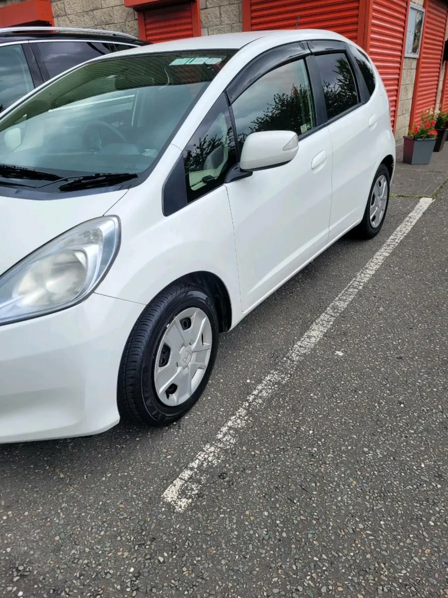 2012 Honda fit hybrid 1.3 automatic - Image 3