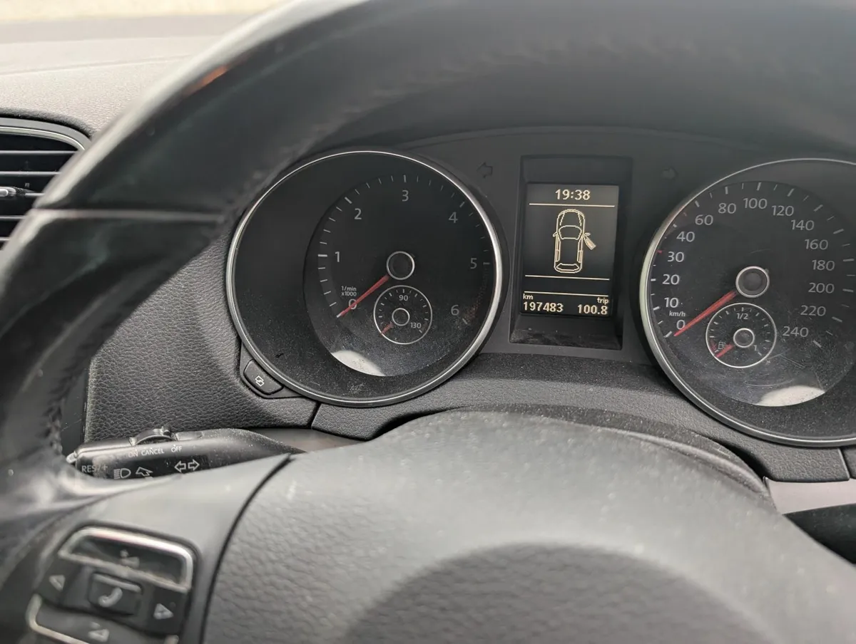 Volkswagen Golf 2011 - Image 3