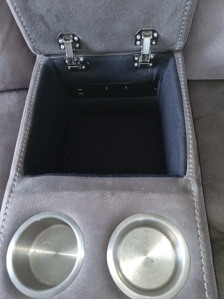 2 seater electric recliner - Image 3