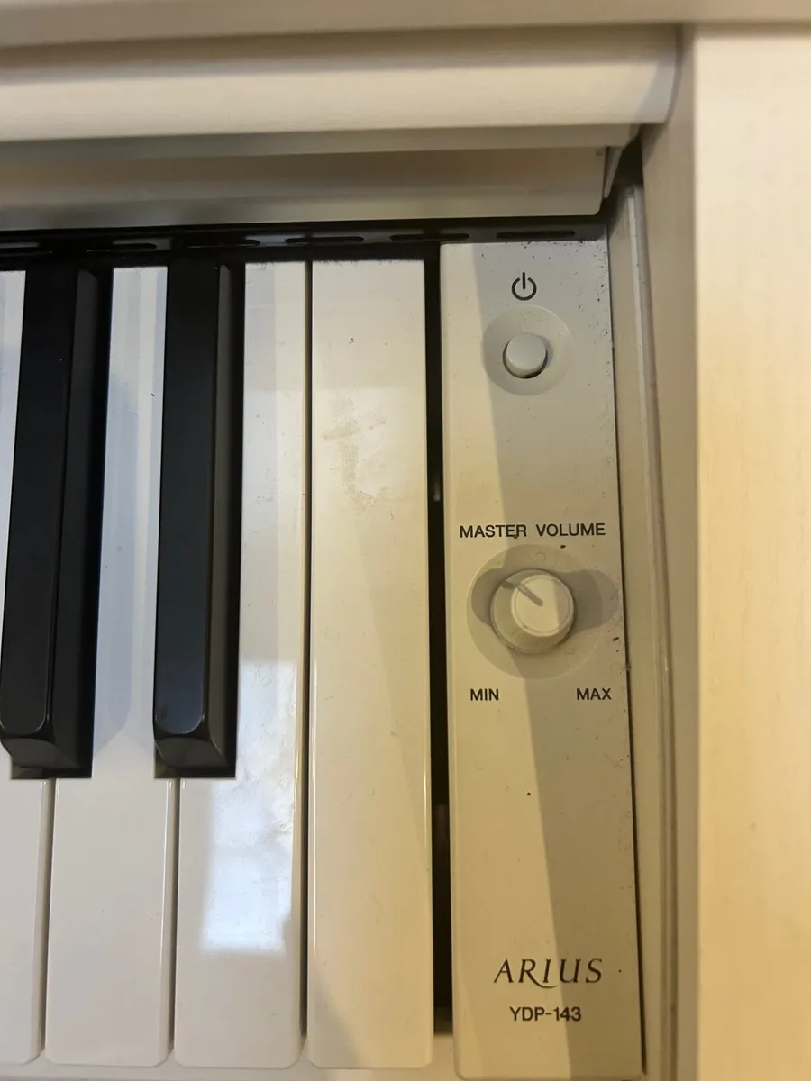 Yamaha Digital Piano Arius 143 YP - Image 3