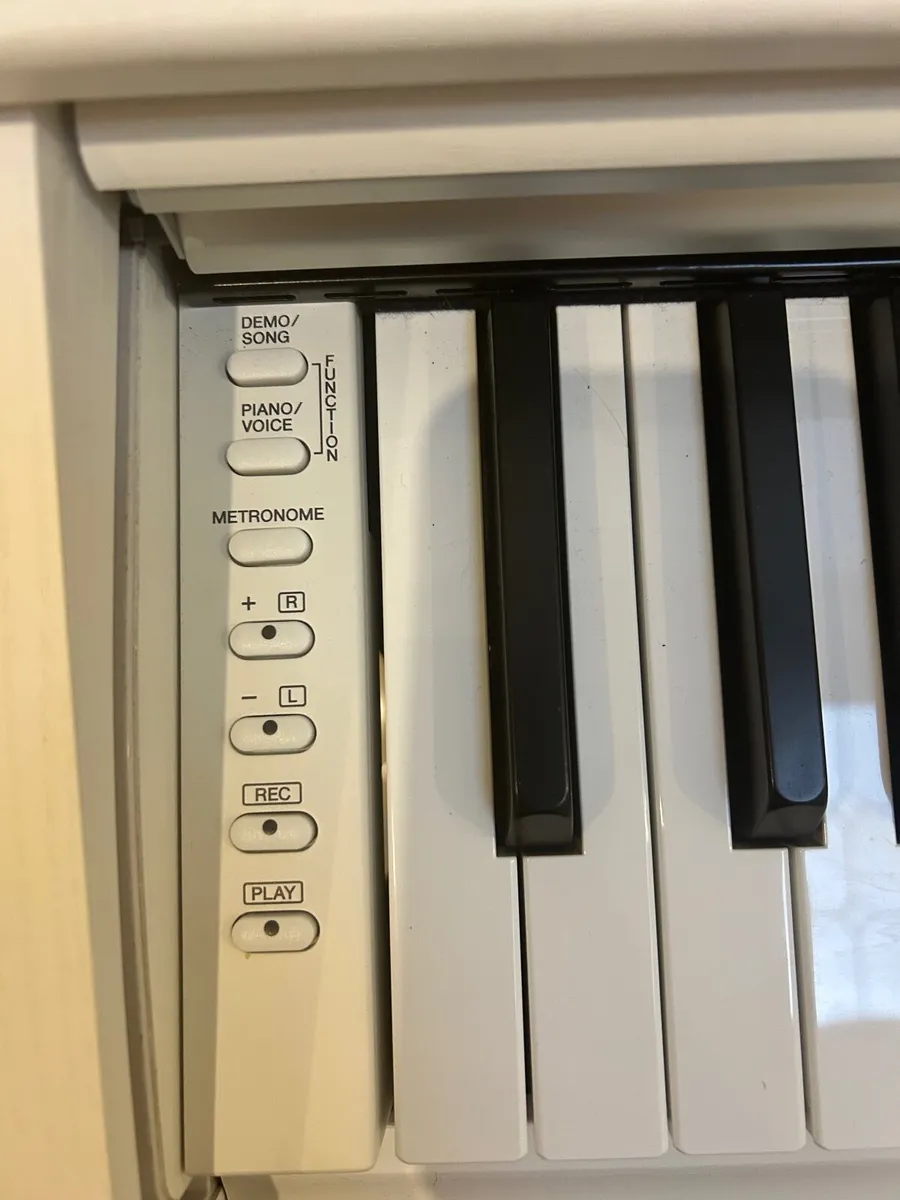 Yamaha Digital Piano Arius 143 YP - Image 4