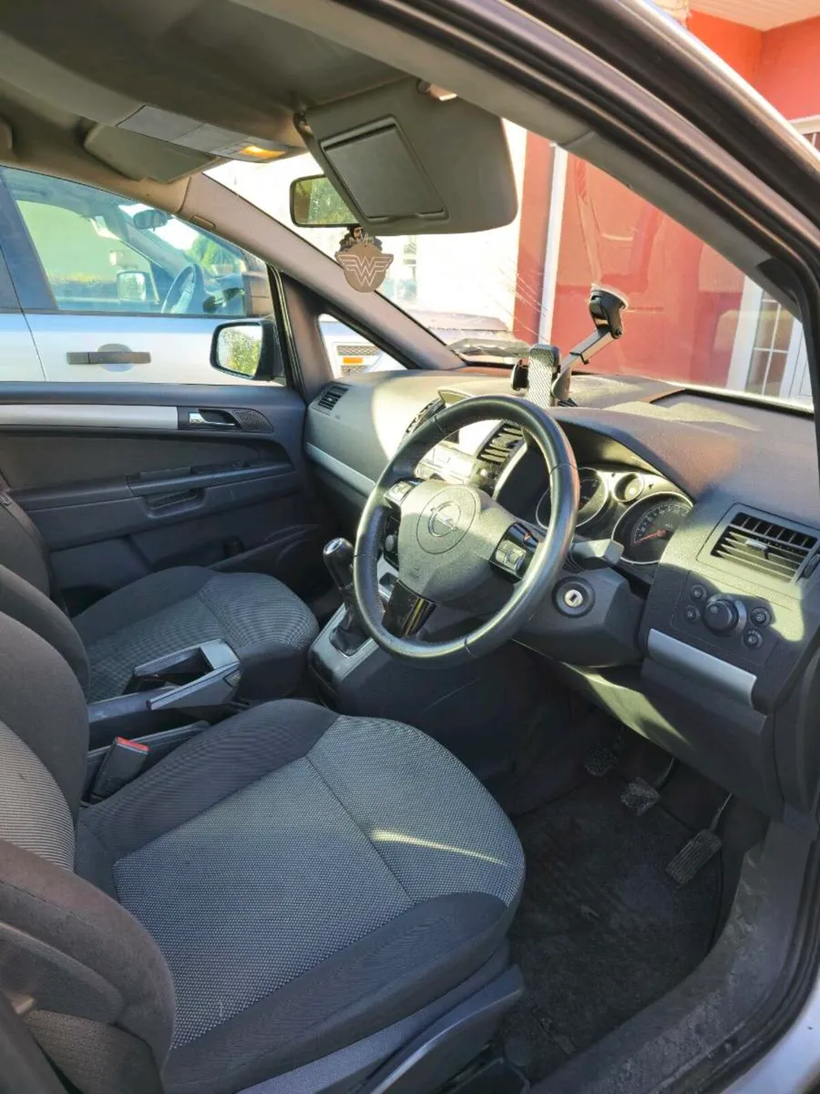 2012 Zafira Only 170km low miles  €3250 - Image 4