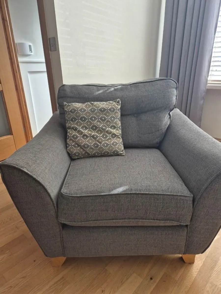 Corner sofa and chair - Image 2