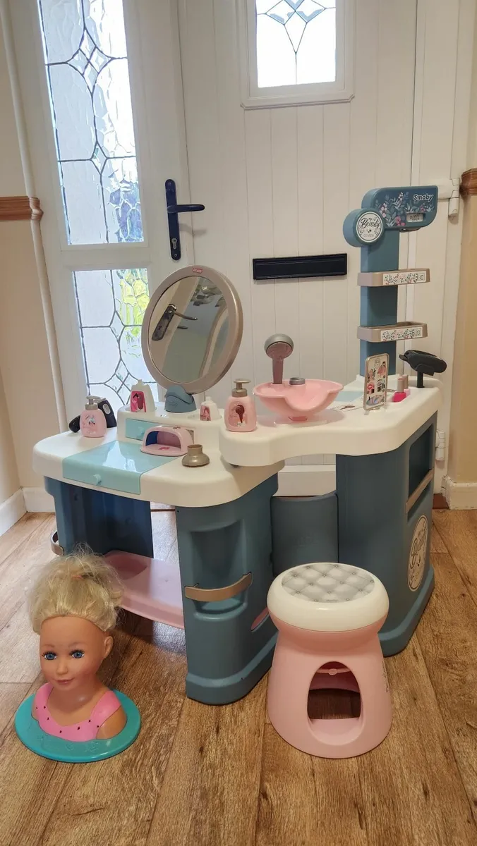 Beauty salon - Image 1