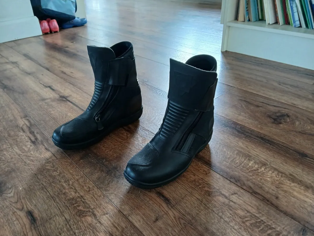 Motorbike gear - Image 2